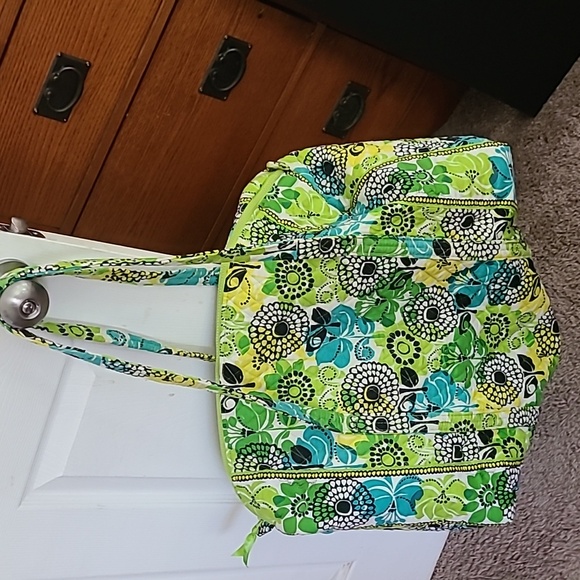 Vera Bradley Handbags - Vera Bradley Limes Up, weekender, family travel beach tote, full zip closure.